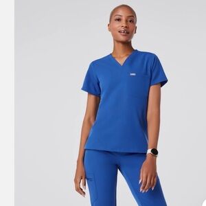 FIGS-Winning Blue Catarina One Pocket Top-XS